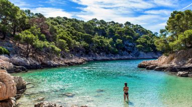Faire du camping près des Calanques de Marseille