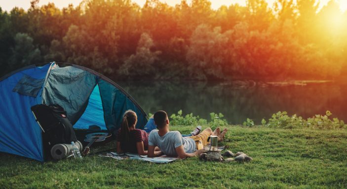 emplacement camping idéal face à un lac