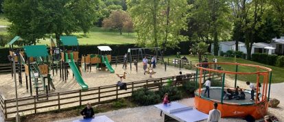 Aire de jeux, Domaine Des Chênes Verts, Sarlat, Dordogne
