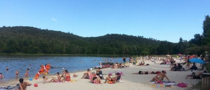 Beach on Grolejac lake