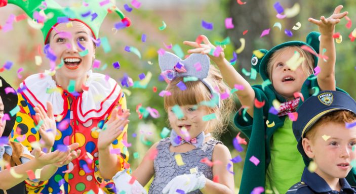 Creative workshop at the kids club - atelier créatif au club enfants