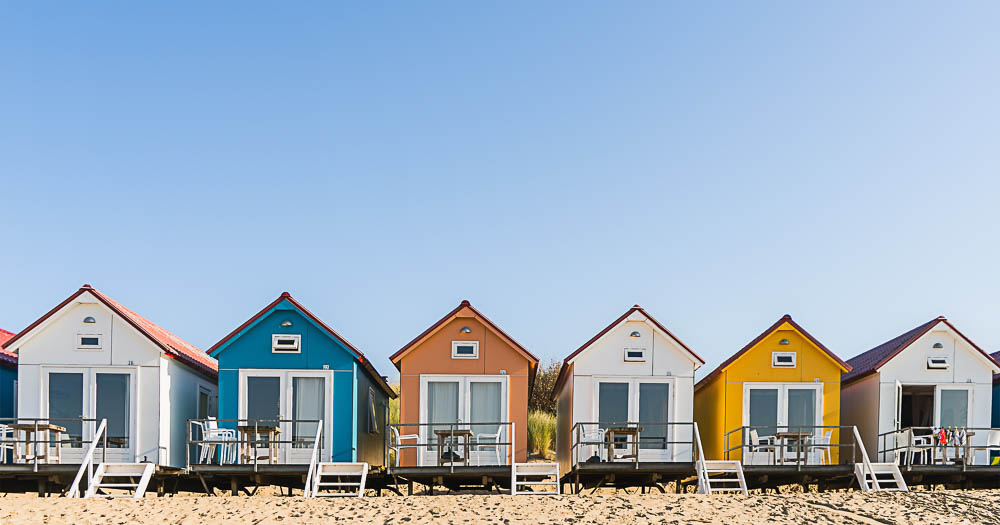 Cabines de plage colorées à Friesland