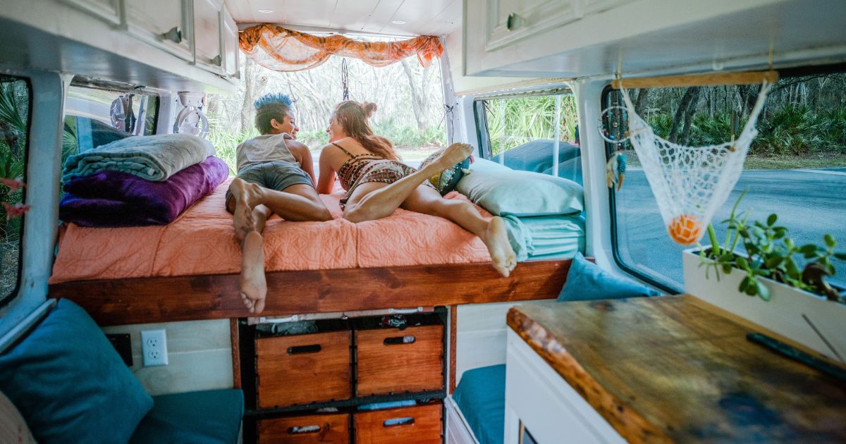 Come organizzare l'interno di un camper