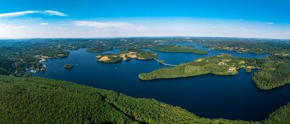 Blick auf den Lac de Vassivière, einen der größten Stauseen Frankreichs - Campingplätze in der Creuse