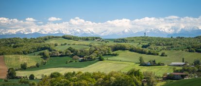 Le Gers avec les Pyrénées en arrière plan - Campings dans le Gers