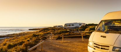Camper parcheggiato sulla spiaggia - campeggi a Vannes