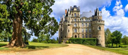 Magnifique château romantique de Brissac - Campings à Angers