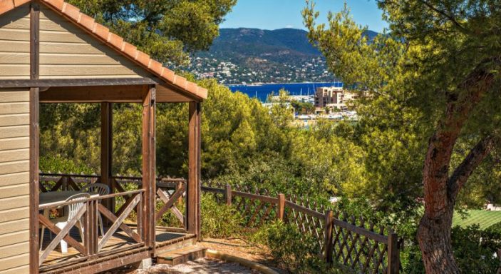 Mobilheim an der Côte d'Azur mit Ausblick auf den Hafen - Camping in Frankreich