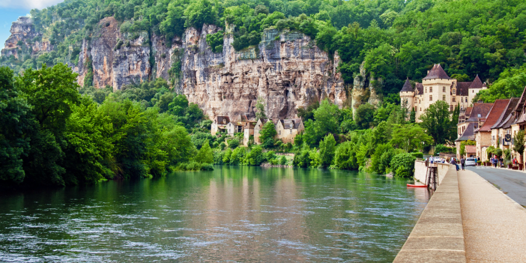 Holidaying on the Dordogne River - Village life