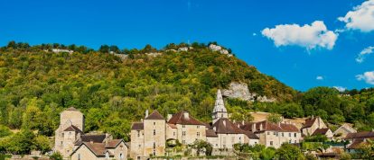Pueblo de Baume-les-Messieurs en el Jura - Campings en Lons le Saunier