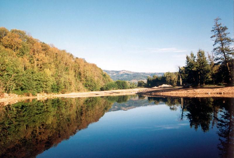 Camping La Douce Ardèche, lakeside campsite in France